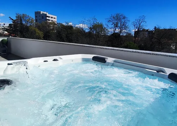 Villa Miema With Jacuzzi