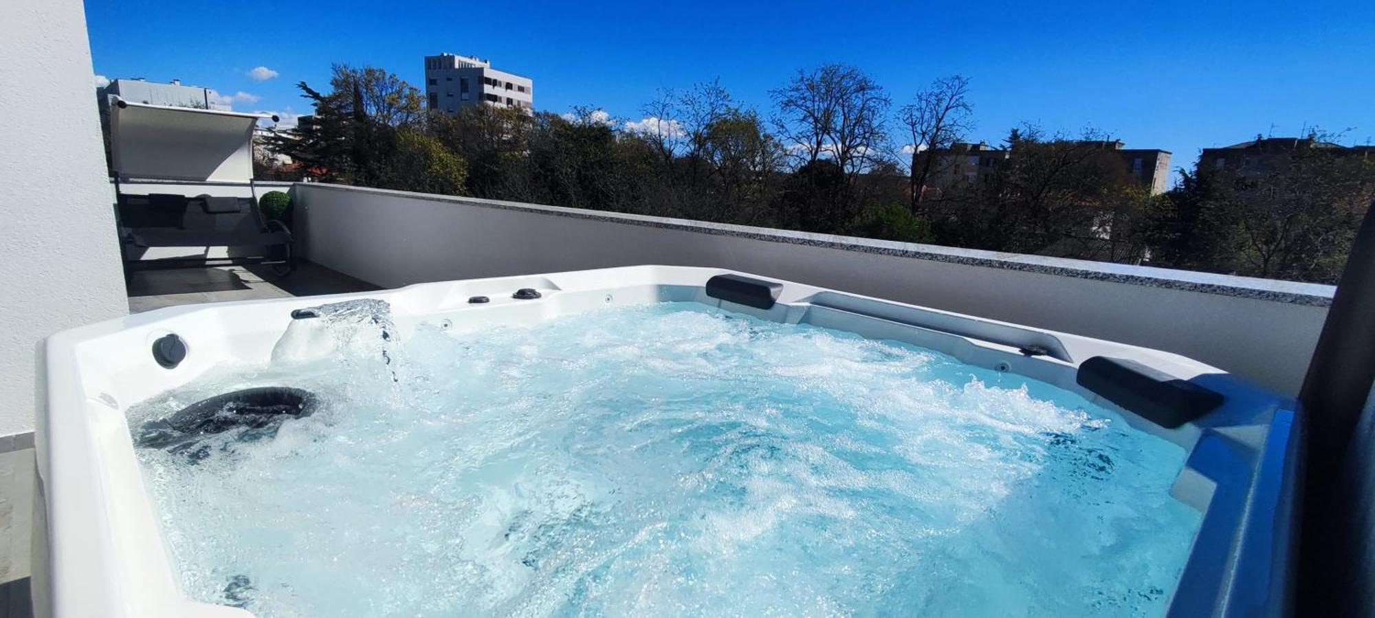 Miema With Jacuzzi Apartment Zadar