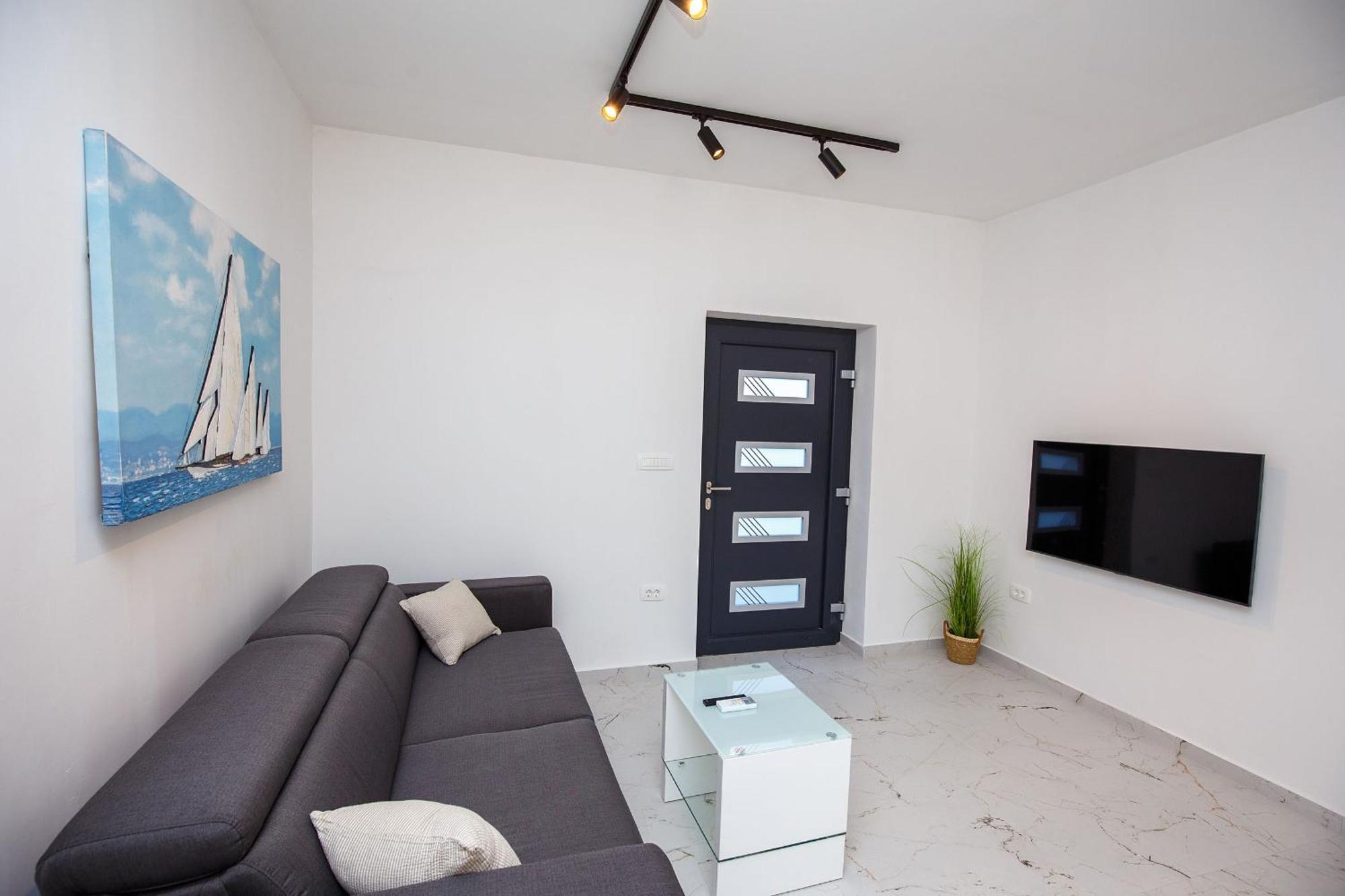 Miema With Jacuzzi Appartement Zadar