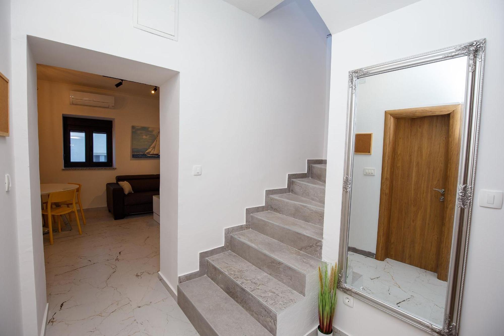 Miema With Jacuzzi Appartement Zadar